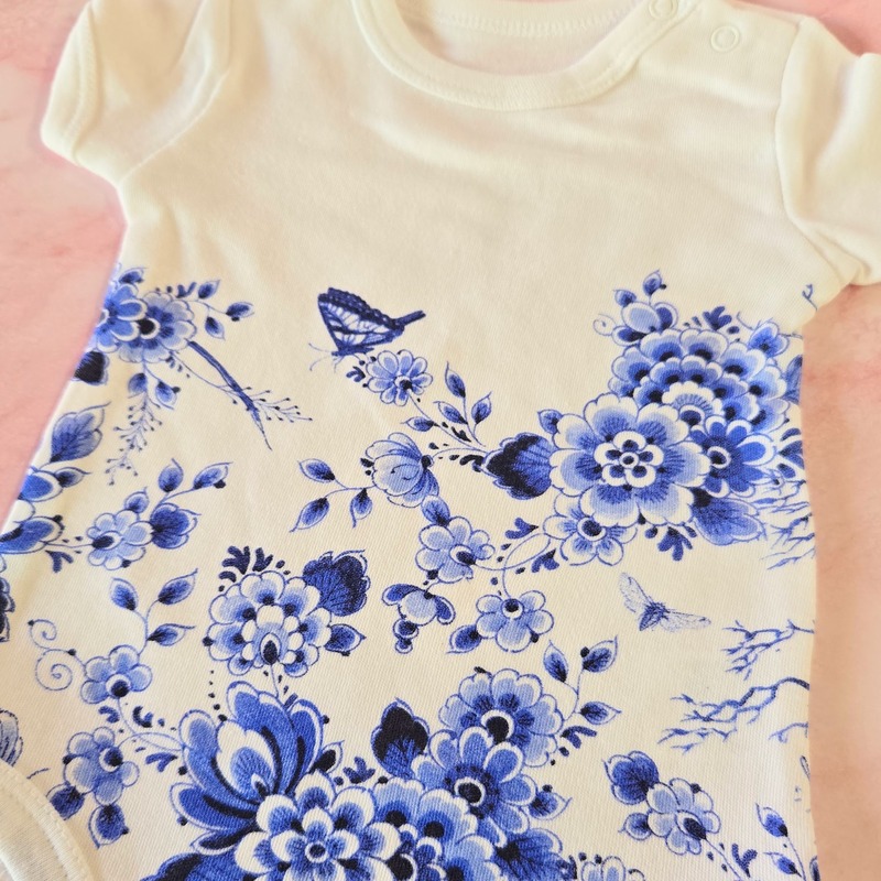 Delft Blauw Inspired Onesie - Floral - Image 4